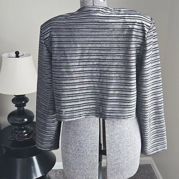 Patra Woman Vintage Metallic Stripe Bolero Jacket - Picture 3 of 8